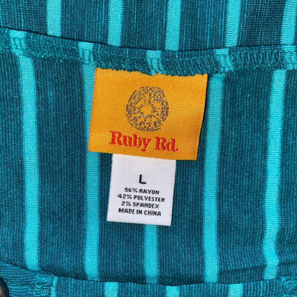 💙💚Ruby Rd Neck Accent Top💚💙 - Picture 3 of 10